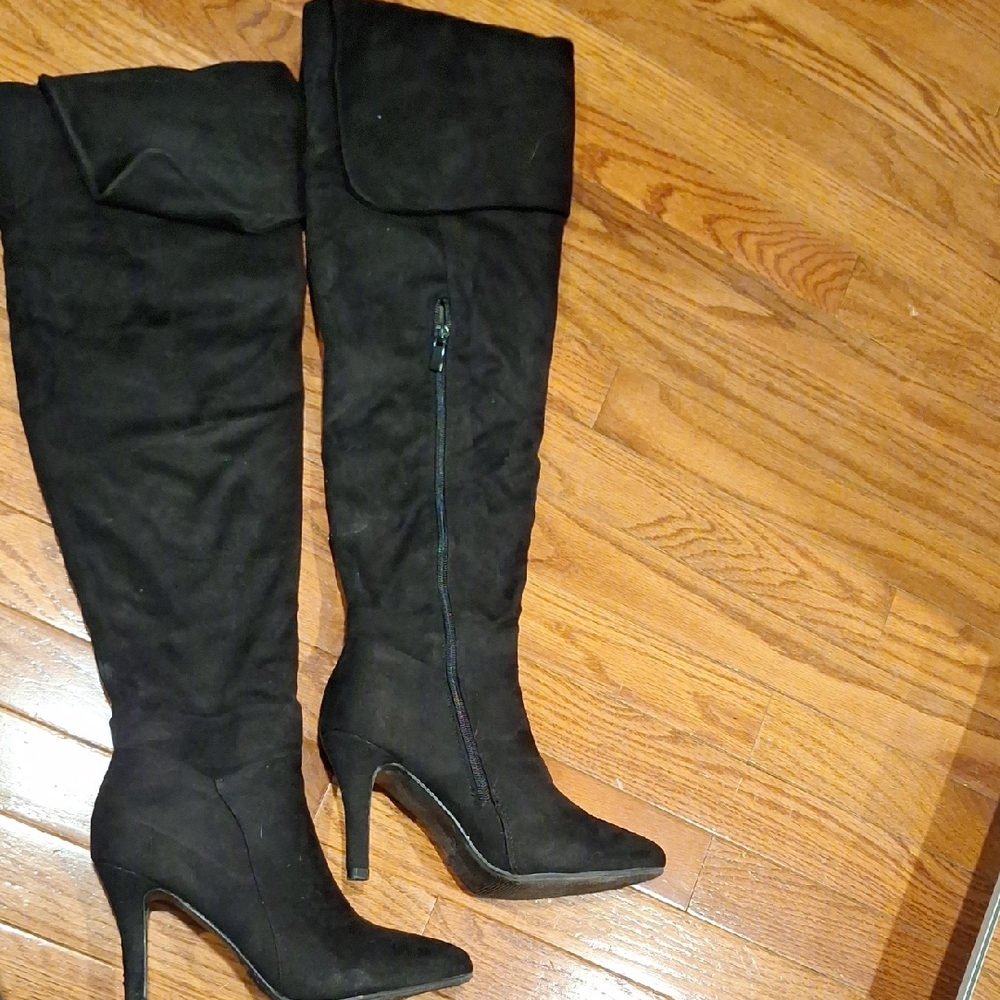 Elegant Black Over-the-Knee Boots